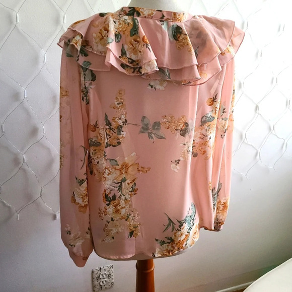 Umgee Blouse • Pink Floral Print • Ruffle Lapel • Tagged Large - Picture 4 of 5
